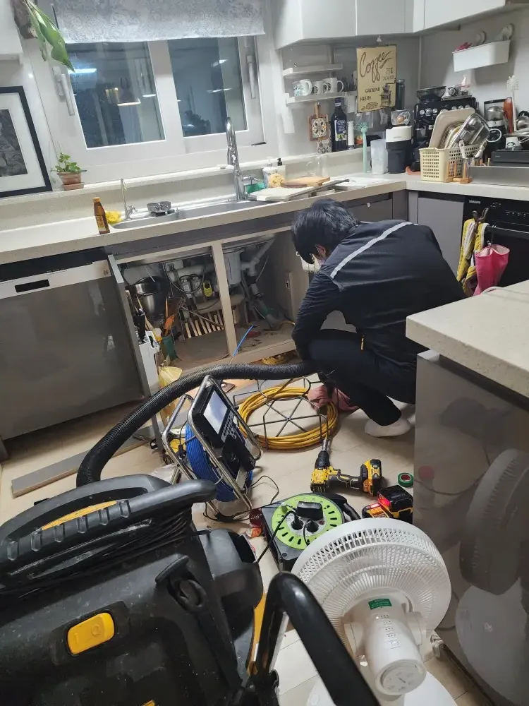 싱크대 막힘 및 역류 증상 해결