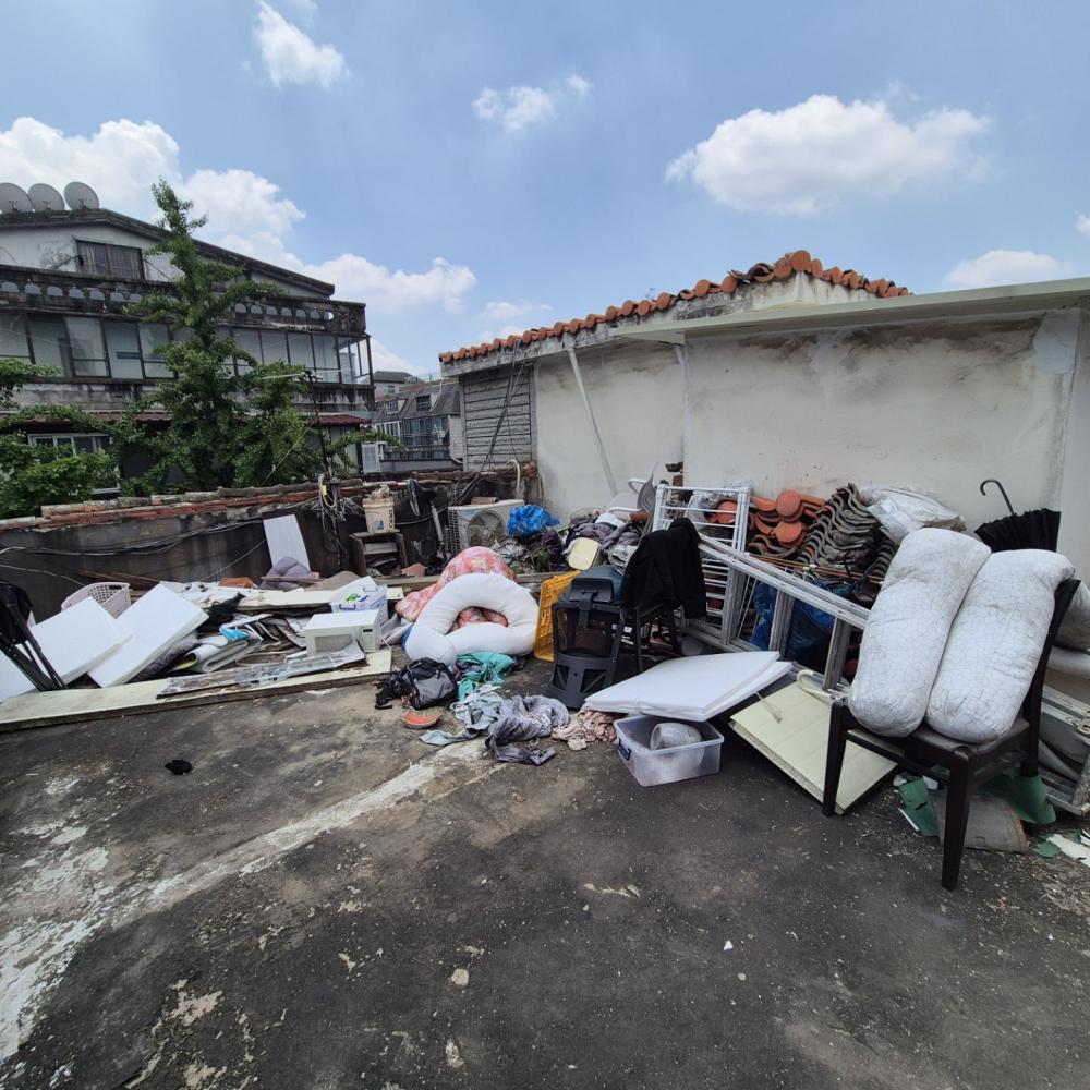 서울 중구 옥상 폐기물 수거작업