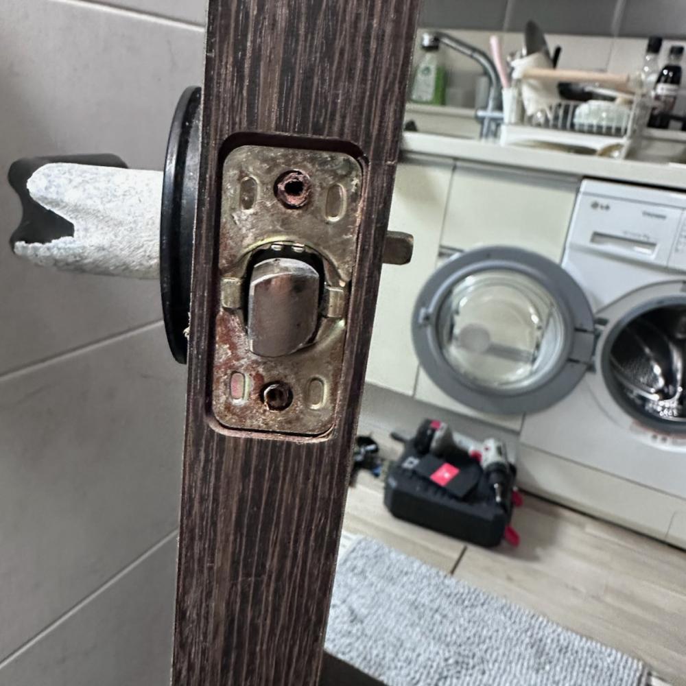 도어 손잡이 교체 도어 교체