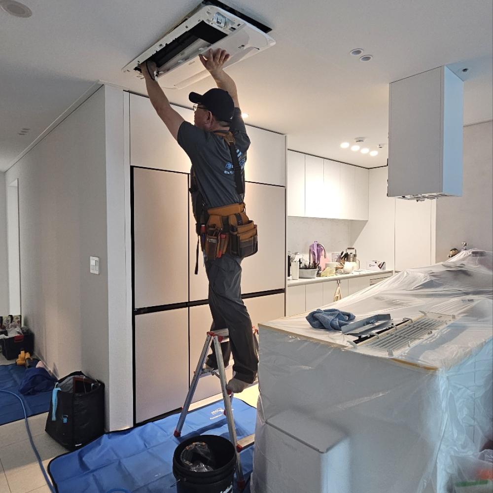 가정집 에어컨청소 전 보양작업