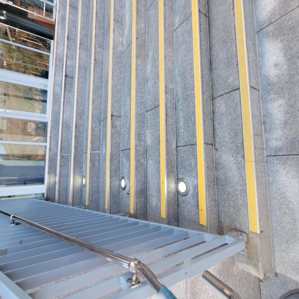 외부 바닥매립등 교체