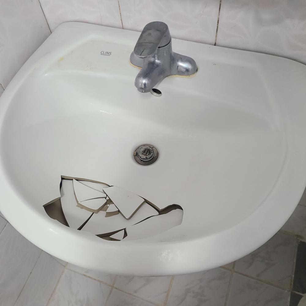 세면대 교체작업입니다.