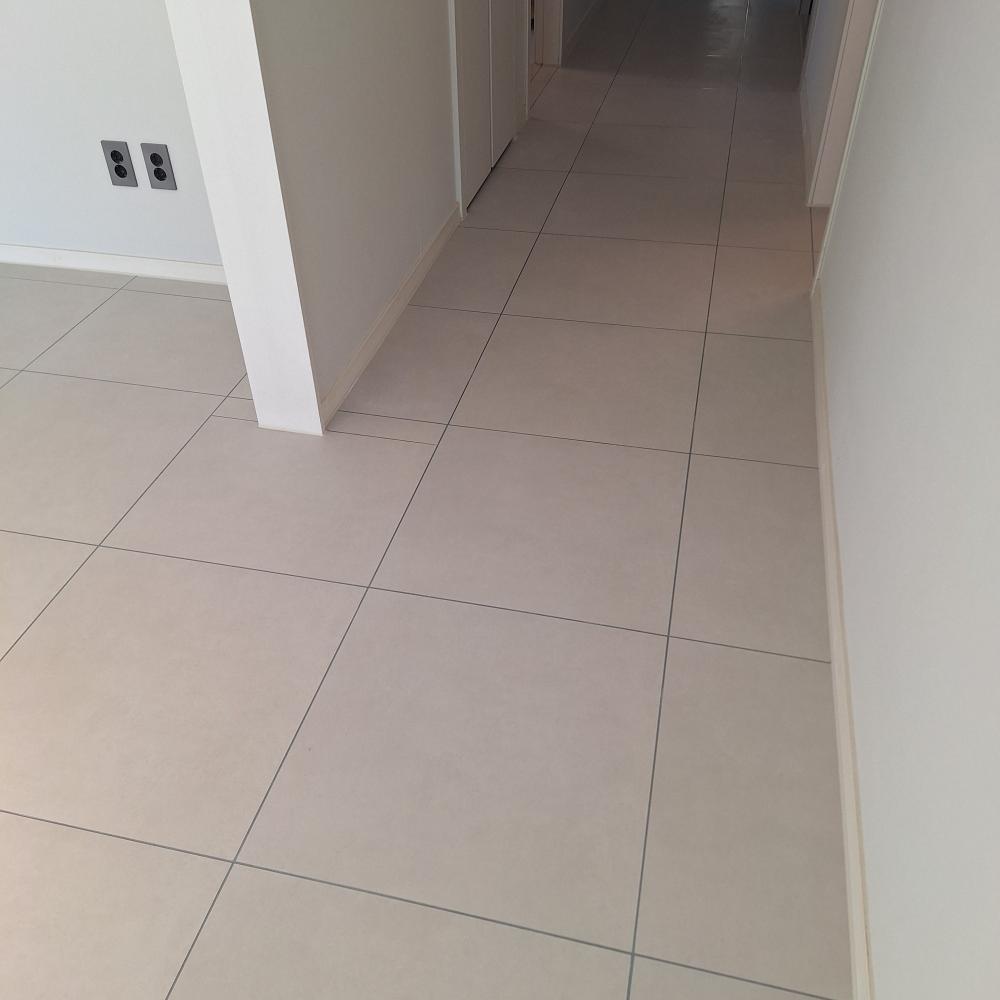 신축아파트 거실바닥